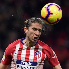 Filipe Luis vuelve a jugar tras un mes y medio lesionado