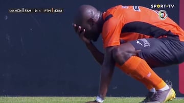 Sin arquero y a un metro de la línea: ¿el fallo más increíble en la historia del fútbol?