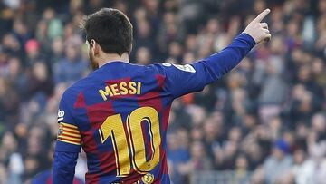 BARCELONA, SPAIN - FEBRUARY 15: Lionel Messi of FC Barcelona gestures during the Liga match between FC Barcelona and Getafe CF at Camp Nou on February 15, 2020 in Barcelona, Spain. (Photo by Eric Alonso/Getty Images)