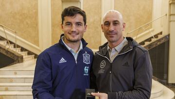 29/03/22 ENTREGA INSIGNIA DEBUTANTES SELECCION ESPAÑOLA ESPAÑA LUIS RUBIALES GUILLAMON