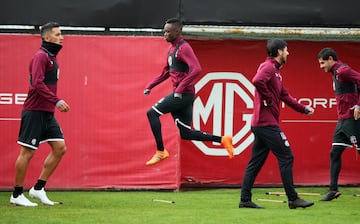 Ambos jugadores ya entrenan con el cuadro de Héctor Tapia en Macul. La preparación estará enfocada en lo físico durante estos días.