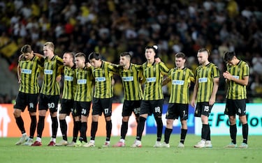 Satpayev brilla en el equipo parapenaltis