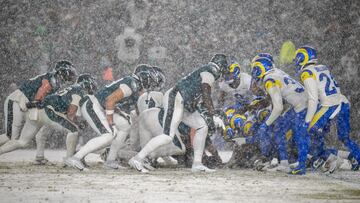 PHILADELPHIA, PA - JANUARY 19: Philadelphia Eagles quarterback Jalen Hurts (1) attempts to score with the Tush Push play during the NFC Divisional Playoff game between the Philadelphia Eagles and the Los Angeles Rams on January 19th, 2025 at Lincoln Financial Field in Philadelphia, PA. (Photo by Terence Lewis/Icon Sportswire via Getty Images)