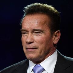 Operan de urgencia a Arnold Schwarzenegger a corazón abierto