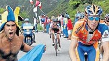 <b>GANADOR DE LA VUELTA. </b>Menchov suma tres etapas y la victoria final en la carrera de 2005.