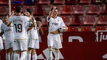 El balón de Alberto Quiles ya merecía un buen final yJonathan Silva puso la guinda con un remate de volea que colocó el 2-0 momentáneo ante el Andorra. Si el argentino se mostró certero en ataque, en defensa fue una roca impidiendo que entrara peligro por su banda.