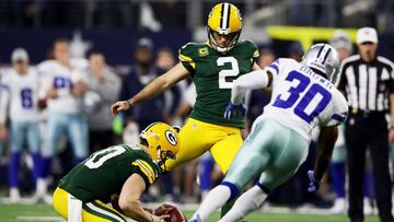 ARLINGTON, TX - JANUARY 15: Mason Crosby #2 of the Green Bay Packers kicks a field goal to beat the Dallas Cowboys 34-31 in the NFC Divisional Playoff Game at AT&T Stadium on January 15, 2017 in Arlington, Texas. Ezra Shaw/Getty Images/AFP
== FOR NEWSPAPERS, INTERNET, TELCOS & TELEVISION USE ONLY ==