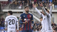 Escobar cae de pie en El Alcoraz y va a por un récord con el Huesca