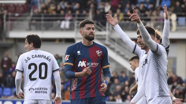 Escobar cae de pie en El Alcoraz y va a por un récord con el Huesca