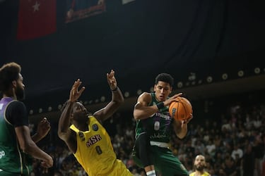 El Unicaja recupera el ánimo en Turquía