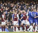 Chelsea iguala ante Burnley
y cede terreno en la Premier