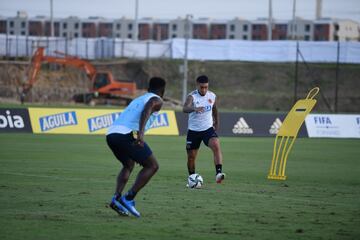 Los dirigidos por Reinaldo Rueda tuvieron su tercer día de prácticas. En la mañana hicieron trabajo de campo mientras que en la tarde se realizó gimnasio y trabajo en cancha.