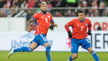 Arturo Vidal , Alexis Sanchez during the friendly match between Poland v Chile, in Warsaw, Poland, on November 16, 2022. (Photo by Foto Olimpik/NurPhoto via Getty Images)