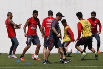 Chile sigue preparándose para enfrentar a Uruguay