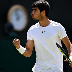 Alcaraz defeats Jarry in a hard-fought clash