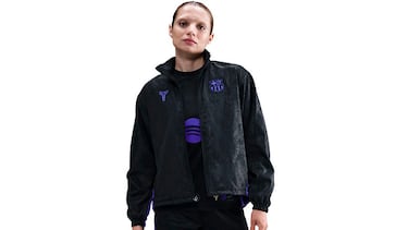 Regala fútbol: la camiseta del Real Madrid con un 20% de descuento lidera el desfile de rebajas de hasta el 60% en botas, sudaderas y zapatillas de Fútbol Emotion