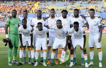 Ivory Coast's players pose for a photograph prior to the 2019 Africa Cup of Nations (CAN) Round of 16 football match between Ivory Coast and Mali at the Suez Stadium in the north-eastern Egyptian city on July 8, 2019.