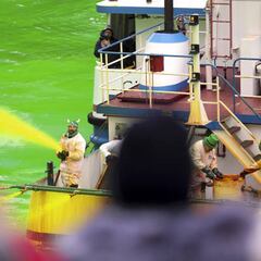 Why does the city of Chicago dye its river green? How long does the color last?