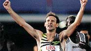 <b>PLUSMARCA EN PELIGRO.</B> Cacho podría perder el sábado su récord.