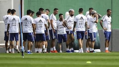 Saravia entrenó con el grupo pero Foyth será titular