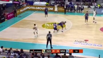 Directo al top 3 de jugadas del a?o: Campazzo haciendo colisionar a dos rivales