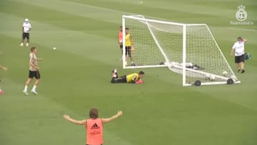 Isco scores superb flicked goal in Real Madrid training