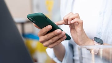 Le transfieren por error casi 400.000 euros, se los gasta en horas y ahora le busca la Justicia: “Pensé que eran 400 euros”