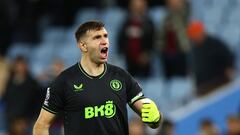Why isn’t Argentina goalkeeper Emiliano Martínez playing for Aston Villa against Manchester City in the Premier League?