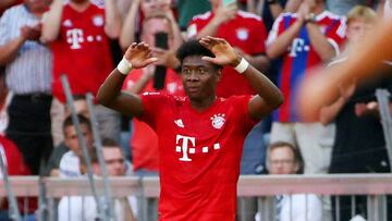 Soccer Football - Bundesliga - Bayern Munich v 1.FSV Mainz 05 - Allianz Arena, Munich, Germany - August 31, 2019  Bayern Munich&#039;s David Alaba celebrates scoring their second goal                  REUTERS/Michael Dalder  DFL regulations prohibit any u