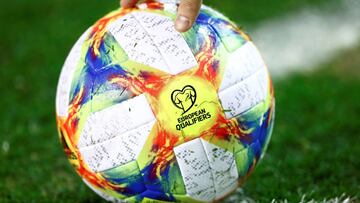 Balón oficial de la fase de clasificación para la Eurocopa 2020.