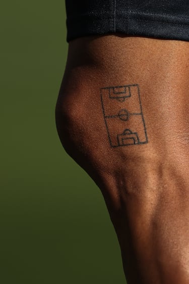 Detalle del tatuaje de Luis Reyes del CF Monterrey durante el calentamiento durante el partido del Grupo E de la Copa Mundial de Clubes de la FIFA 2025.