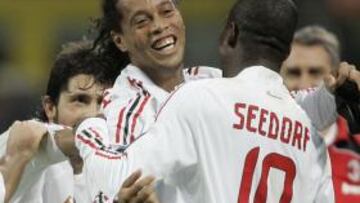 <b>SABOR BRASILEÑO.</b> Ronaldinho y Robinho fueron los protagonistas de la jornada de la UEFA al marcar goles decisivos para sus respectivos equipos.