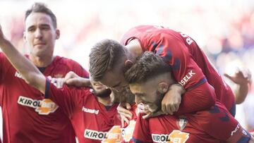 Alegría de los jugadores de Osasuna tras su victoria al Albacete