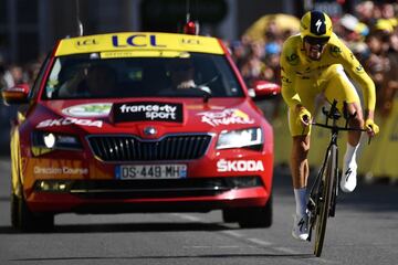 Julian Alaphilippe dio un recital en la contrarreloj de Pau, de esta forma ha ampliado suliderato en 14 segundos sobre Geraint Thomas.