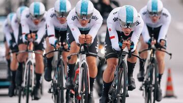 El Sky avisa para el Tour: arras¨® en la crono y Kwiatkowski, l¨ªder