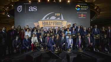 Sevilla/21-10-2021: Foto de familia de los premios Hall of Fame celebrado en Sevilla. FOTO: PACO PUENTES/EL PAIS