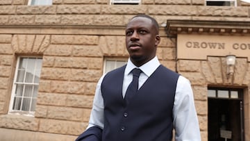 Chester (United Kingdom), 15/08/2022.- Manchester City and French soccer player Benjamin Mendy leaves Chester Crown Court in Chester, Britain, 15 August 2022. Mendy is facing trial for eight counts of rape, one count of sexual assault and one count of attempted rape, relating to seven women. Mendy denied accusations and has pleaded not guilty to all counts. (Reino Unido, Estados Unidos) EFE/EPA/PAUL CURRIE