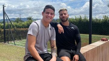James Rodríguez y Maluma compartieron un partido de fútbol en Medellín. El futbolista y el cantante jugaron juntos durante la mañana de este martes.