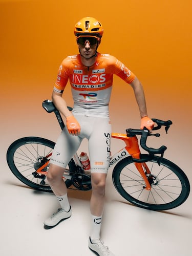 Los nuevos maillots del ciclismo para 2026: Movistar e Ineos de blanco...