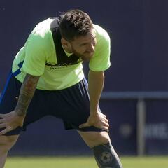 Luis Enrique dirige su última sesión entre risas con Messi