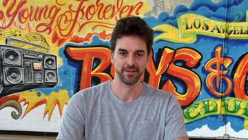 GRAF7869. LOS ÁNGELES, 27/02/2020.- El jugador español de baloncesto, Pau Gasol durante una entrevista con la Agencia Efe el pasado miércoles en la cancha del Club Boys and Girls en Los Ángeles, California, Estados Unidos en donde ha hablado sobre sus opciones de curar su lesión para estar en los Juegos Olímpicos de Tokio y ha afirmado que "espera que el pie se recupere y jugar un poquito más". EFE/ Iván Mejía
ENTREVISTA
PUBLICADA 28/02/20 NA MA34 1COL