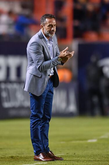 El entrenador sudamericano estuvo con el Atlético de San Luis la pasada campaña, sin embargo, terminó por hacerse a un lado cuando se dieron a conocer audios donde Matosas pedía dinero a cambio de que llegaran jugadores al León.