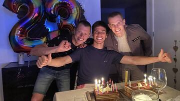 Joan Mir celebra su 23 cumplea&ntilde;os con Rabat y Rodrigo.