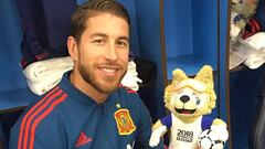 Mensaje de Ramos en las redes con la mascota del Mundial...