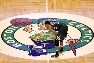 Giannis Antetokounmpo jugó en Boston su último partido de la temporada.