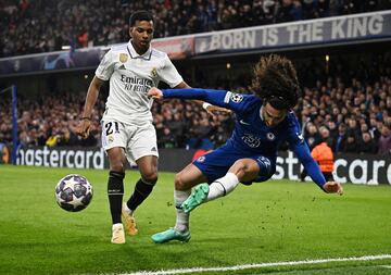 Rodrygo y Marc Cucurella durante una acción del encuentro.