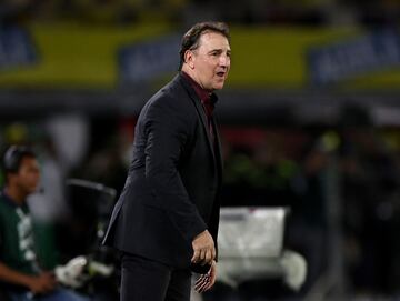 La Selección Colombia goleó 3-0 a Bolivia en el estadio Metropolitano y selló su paso a la Copa del Mundo 2026. Anotaron James, Jhon Córdoba y Juanfer Quintero.