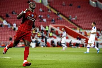 Sadio Mané celebrates after scoring Liverpool's fourth goal against Crystal Palace on Wednesday.