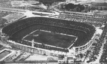 Inaugurado el 14 de diciembre de 1947 y propiedad del Real Madrid, albergó su primera final de Copa en 1948. Ha sido el escenario de un total de 36 finales de Copa, el estadio que más. Fue levantado en los terrenos colindantes al viejo estadio de Chamartín. Todavía en uso tras varias ampliaciones y remodelaciones.