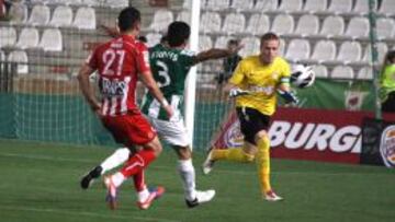 Alberto García, durante un partido con el Córdoba.